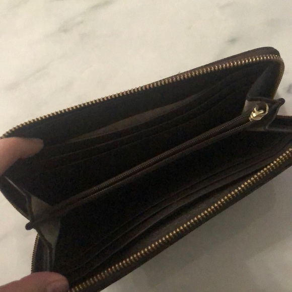 MK tote and wallet combo - Picture 7 of 7